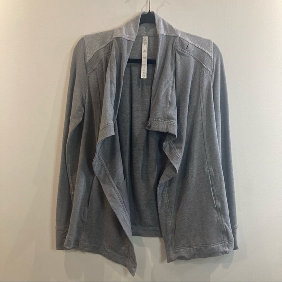 LULULEMOM Sz 4 True Wrap Button Closure Pockets Thumb Holes Jersey Knit Cardigan - Picture 4 of 9